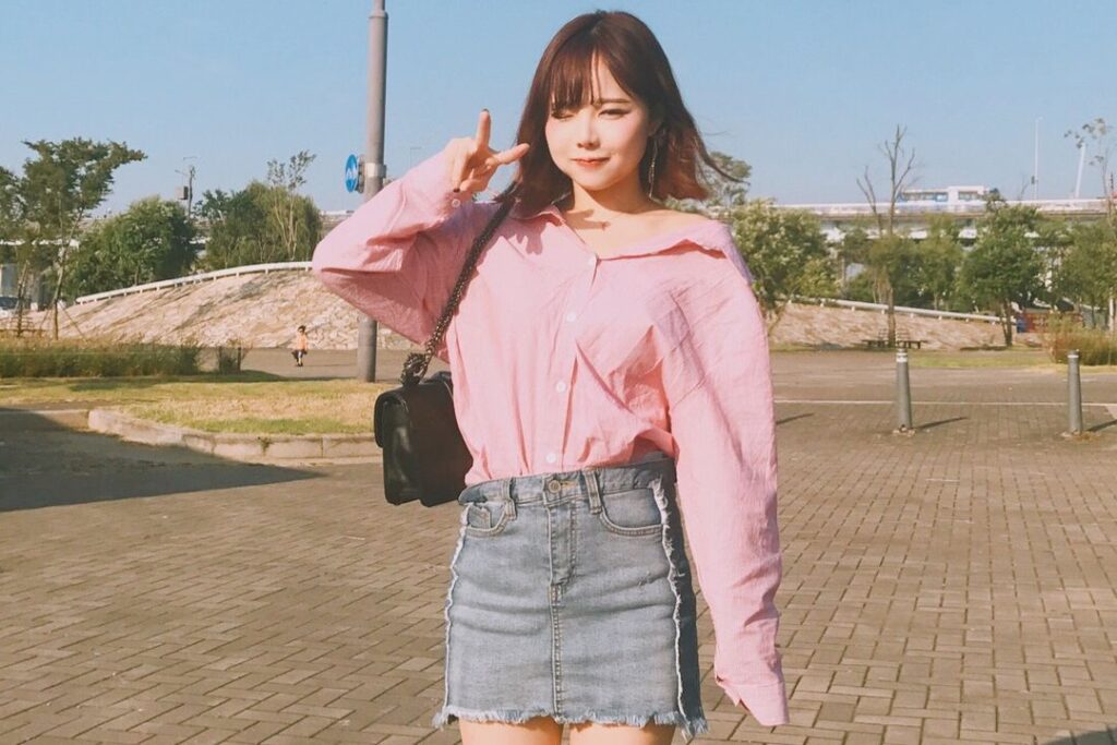 Korean Fashion Looks for the Summer: Fresh, Cool, and Trendy Styles